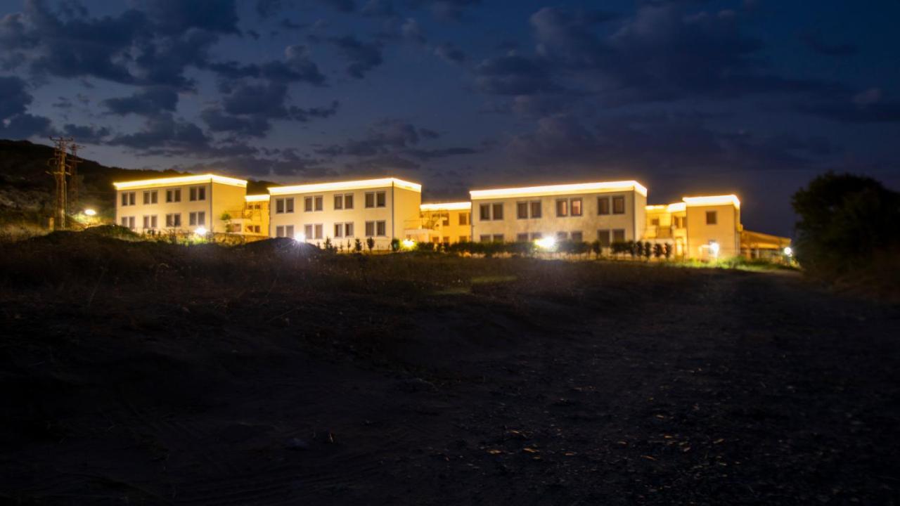 Sukha Inn Hotel & Beach ボズカーダ エクステリア 写真