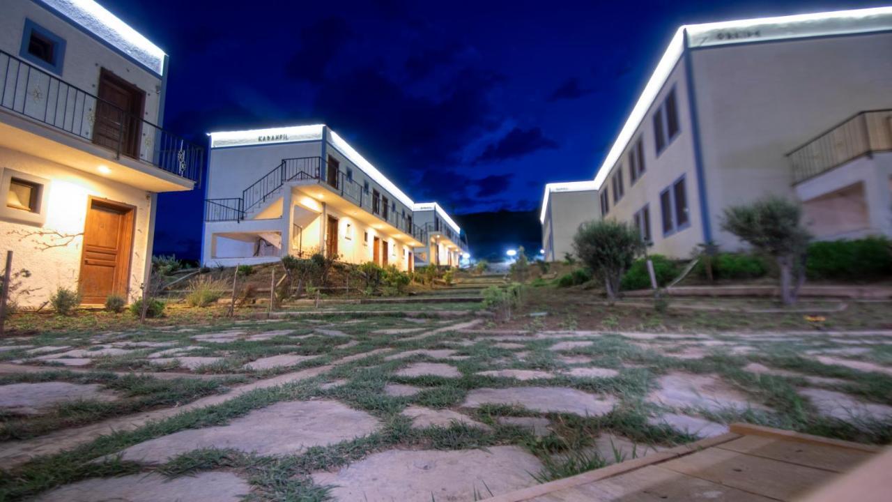 Sukha Inn Hotel & Beach ボズカーダ エクステリア 写真